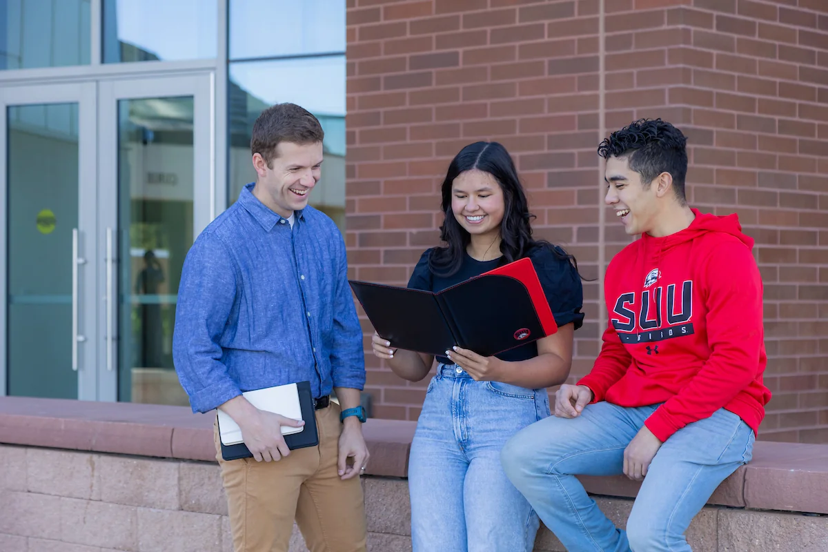 SUU alumnus mentoring two SUU undergraduate students