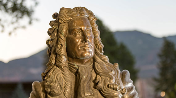 Isaac Newton statue