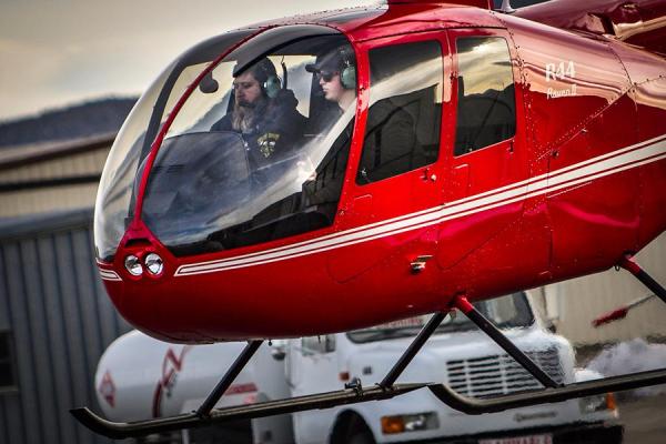 How much money do helicopter pilots make?