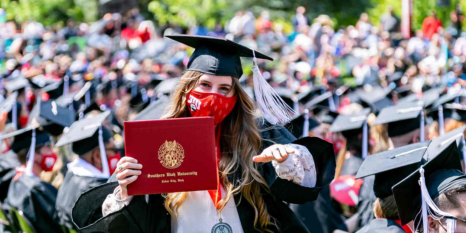 Image of an SUU student graduating