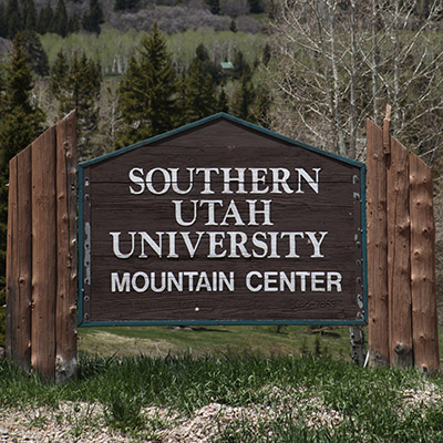 Mountain Center sign