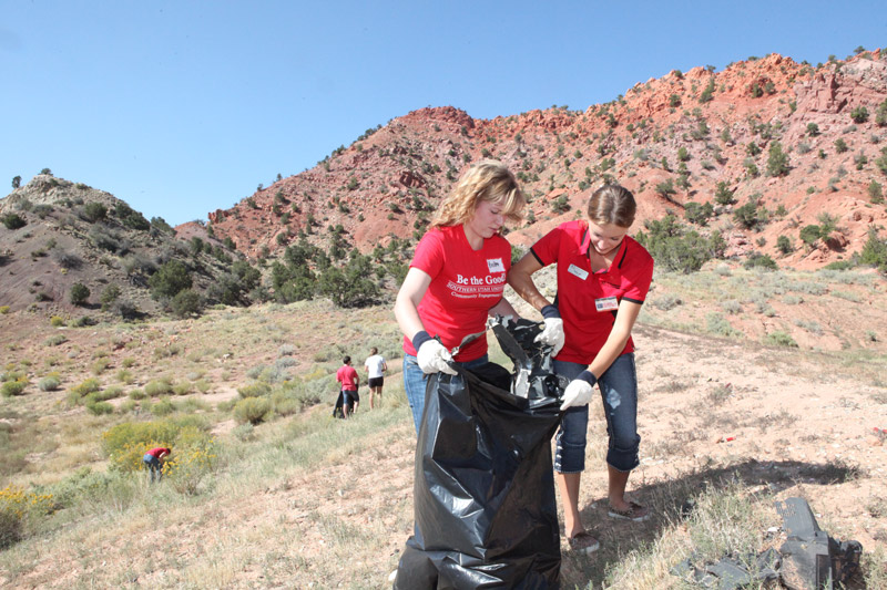 SUU students Hailee Holt and Bailie Walker take part in the National Day of Service. 