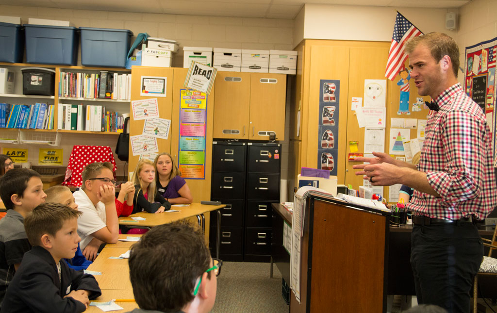 SUU Students Share Public Speaking Savvy with Local Sixth Graders 