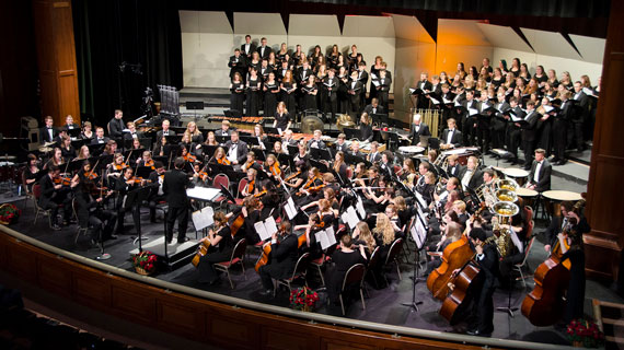 SUU Student's performing in a holiday music concert