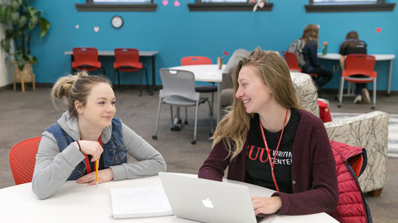 students in suu's writing center