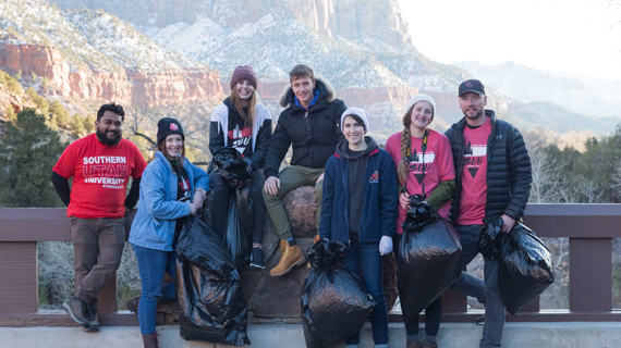 Student and faculty attending Zion Clean up