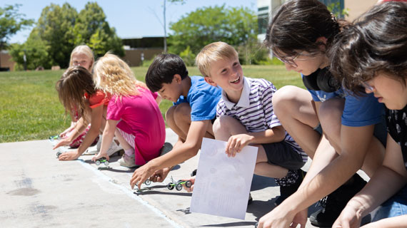 Children at SUU STEM Center activity