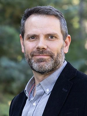 Headshot of Professor Robb McCollum