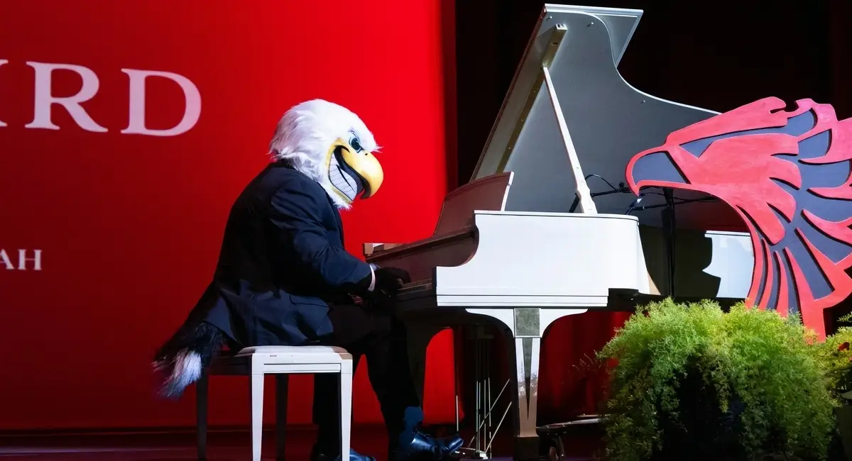 Thor playing piano at T-bird Awards
