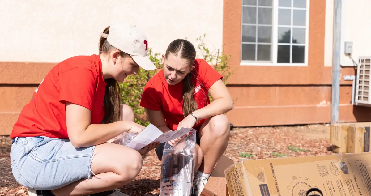 SUU students participate in a service activity on campus
