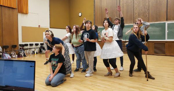 SUU students rehearse Into the Woods