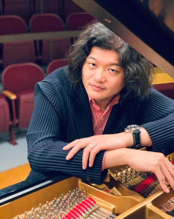Dr. Hsiang Tu, piano