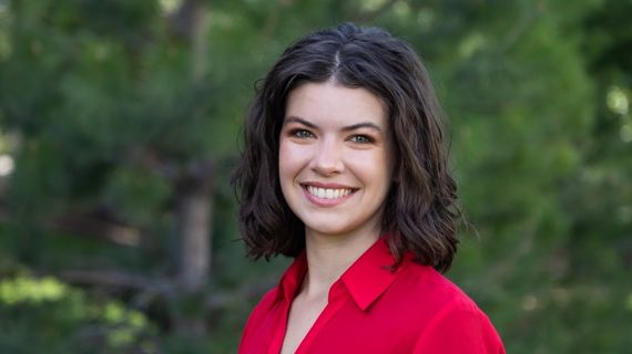 Headshot of Laurel Buxton