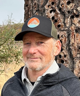 Daniel Vitkus headshot.